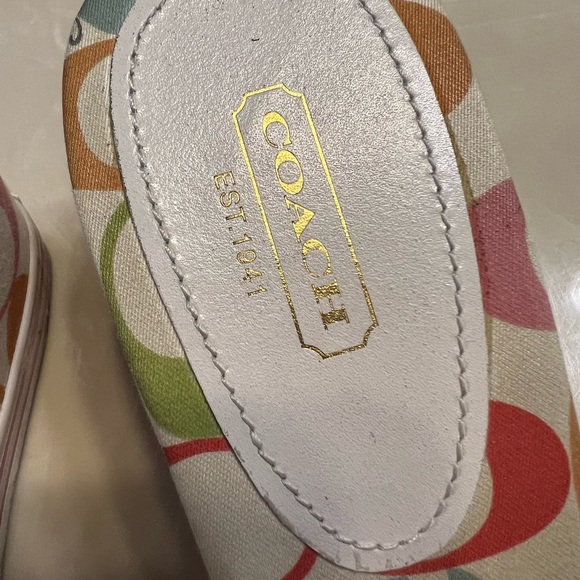 Coach Perry multicolor slides with buckle detail size 8B - Picture 2 of 11